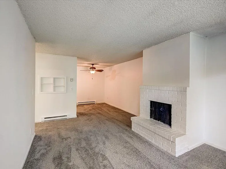 Spacious 1 Bedroom Apartment Homes — Photo 6