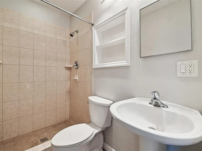 2803 Northcote Dr — Photo 21