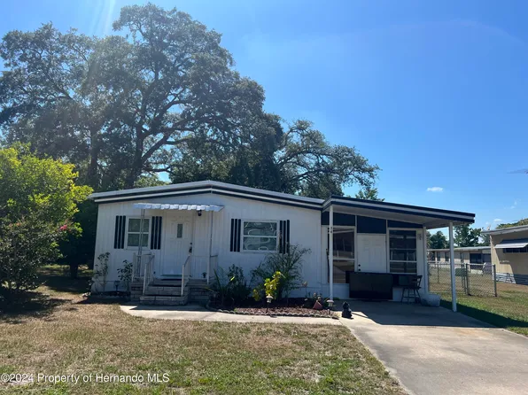 7489 Western Circle Dr, Brooksville, FL 34613