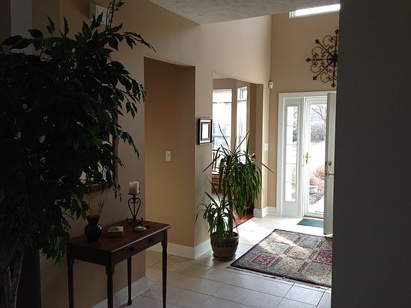 A spacious foyer