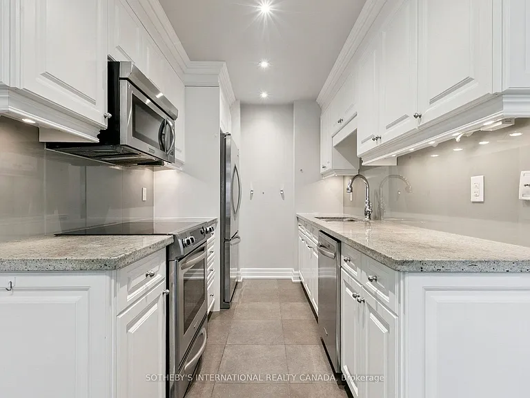 15 Rean Dr #102 — Photo 12