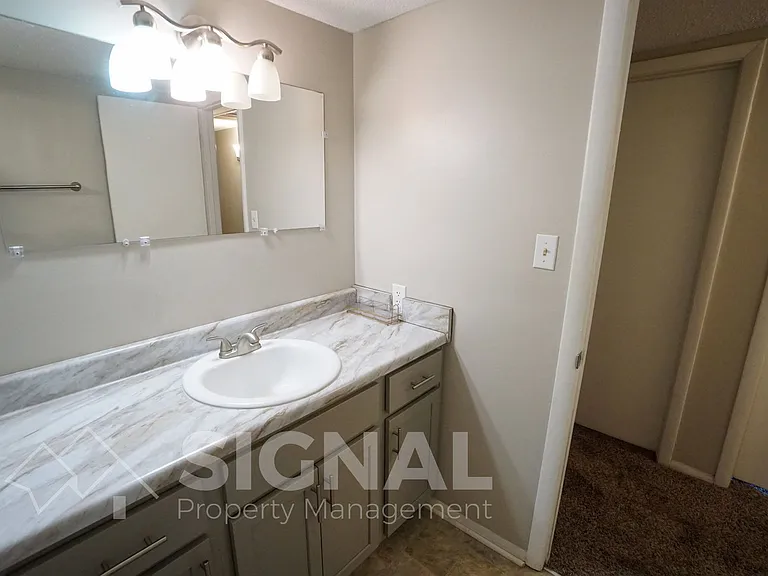 616 Woodland Vlg — Photo 12