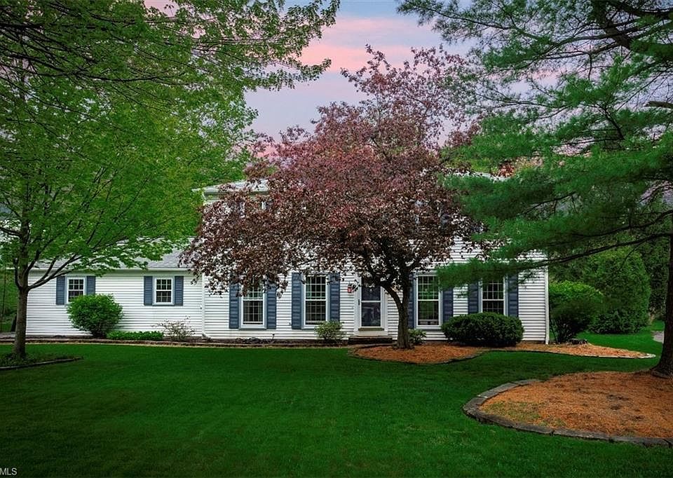 1st image of 409 Hazelwood Dr