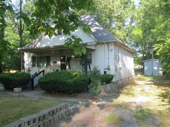 449 N Howard St, Du Quoin, IL 62832