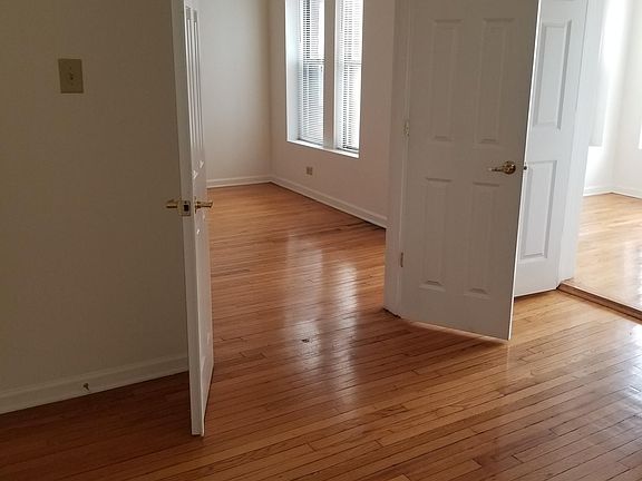 2nd image of 5857 S Calumet Ave APT 2