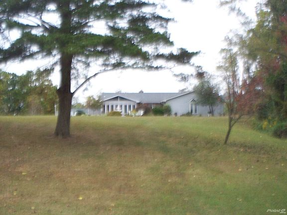 931 Moyer Ave 002