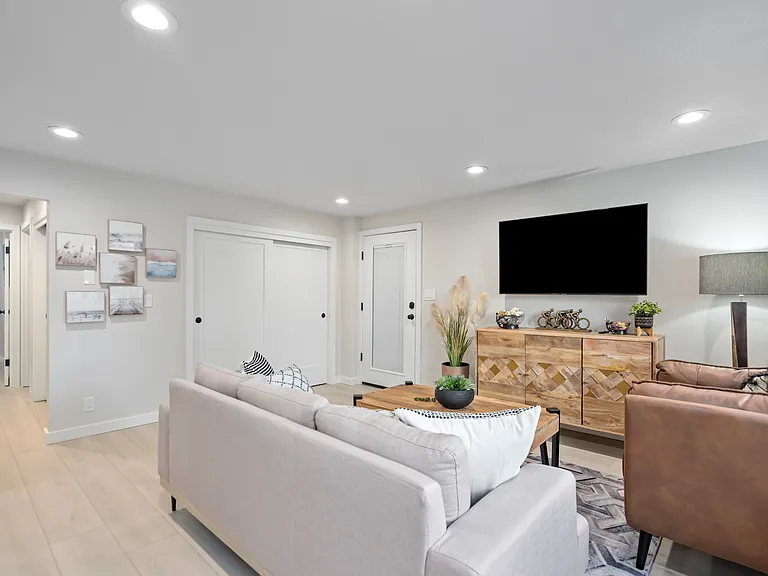 4111 Whitman Ave N #101 — Photo 4