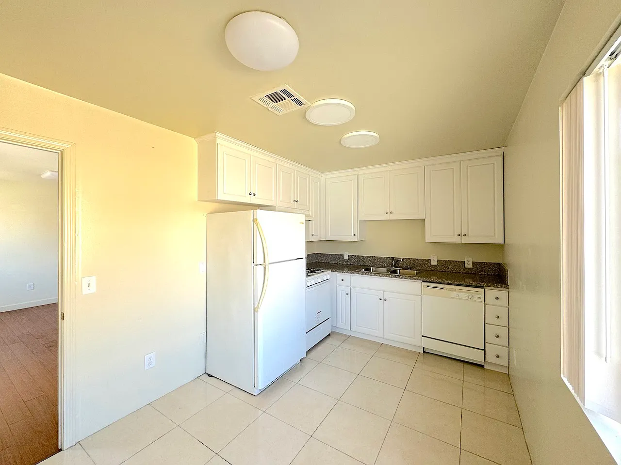 2 bed, 1.5 bath, 900 sqft, $2,995 — Photo 1