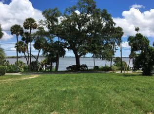 2917 N Indian River Dr, Cocoa, FL 32922