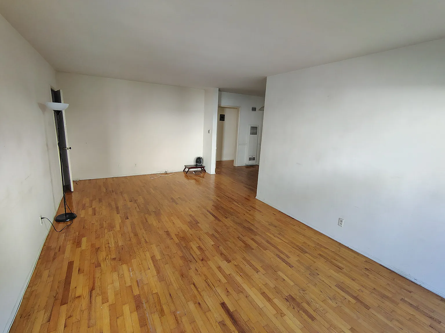 2 bed, 900 sqft, $2,475 — Photo 3