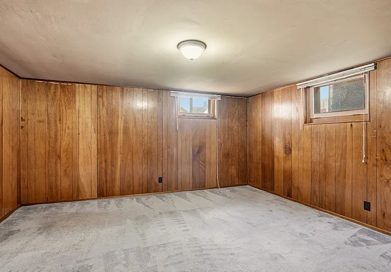 808 E Mission Ave — Photo 14