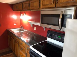 109 5th Ave #B, Sterling, IL 61081