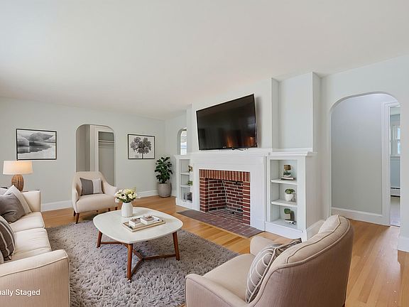 4th image of 25 Avalon Road