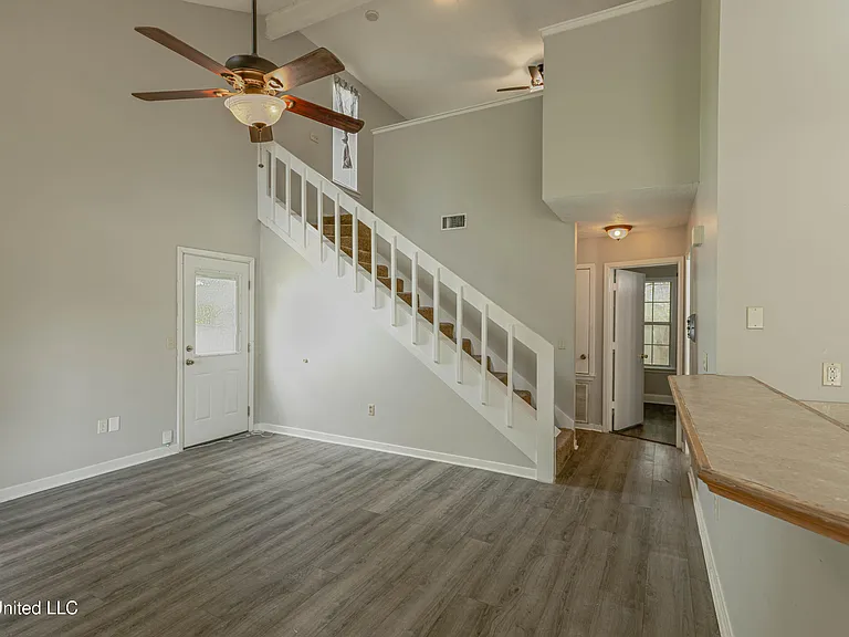 183 Cumberland Rd #B — Photo 6