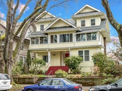 5214 17TH Avenue NE, Seattle, WA, 98105