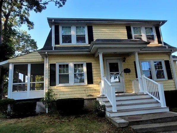 18 Britton St, Stoughton, MA 02072