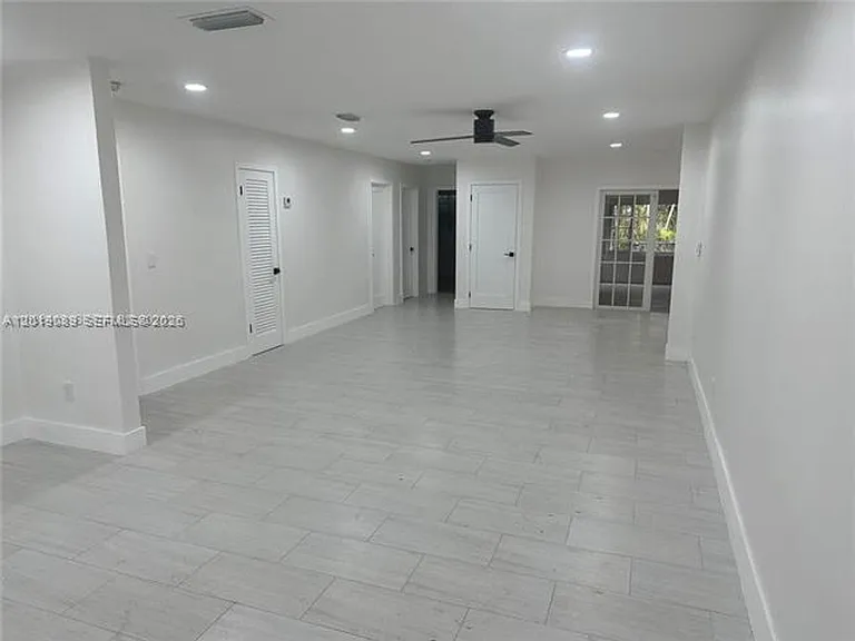 517 Navarre Ave #517 — Photo 4