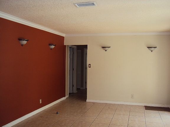 4th image of 3370 SW 2nd Ct