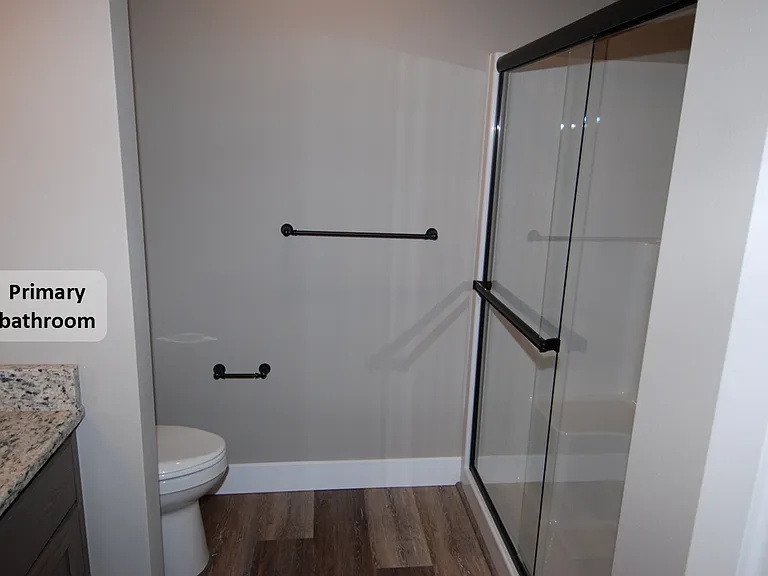 255 NW Douglas St — Photo 15