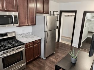 822 Washington Blvd APT G, Oak Park, IL 60302