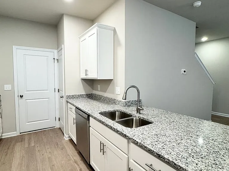 1205 McCoy St — Photo 6