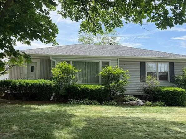421 N Stewart St, Geneseo, IL 61254