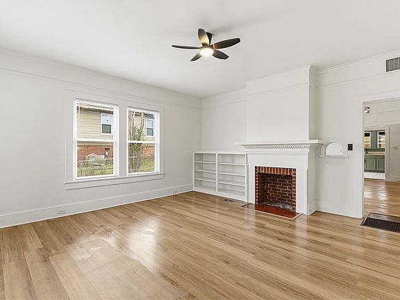 5th image of 404 S Gossett St