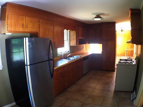 2nd image of 3 30th St E