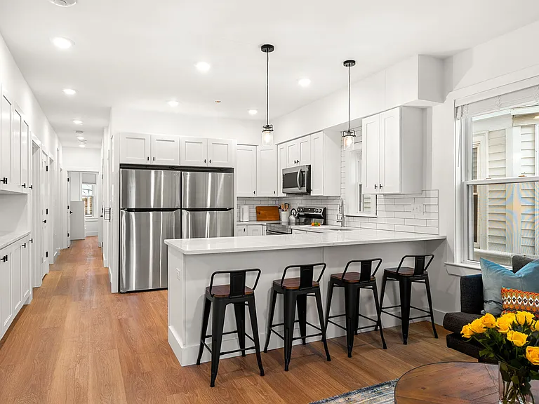 90 Forbes St #2 — Photo 10