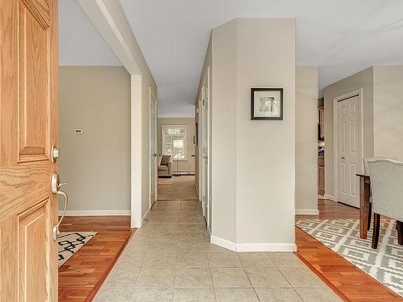 5th image of 22 Lake Dr