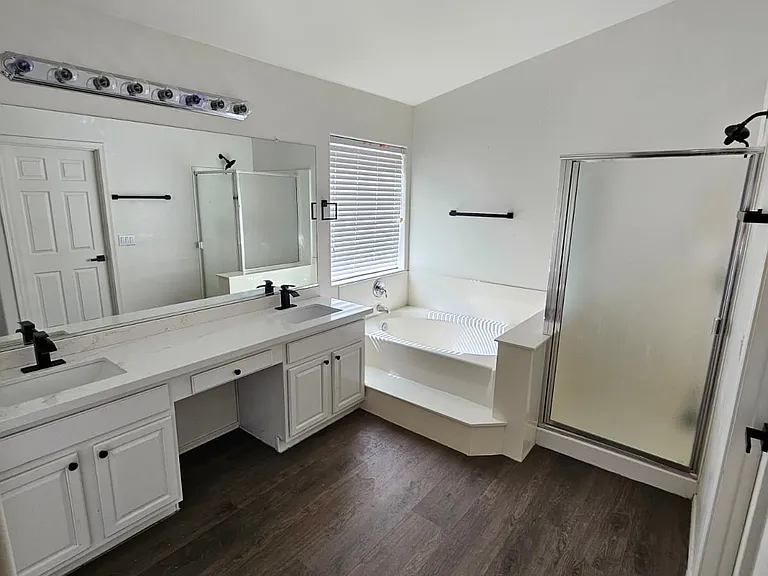 13335 W Lisbon Ln — Photo 11