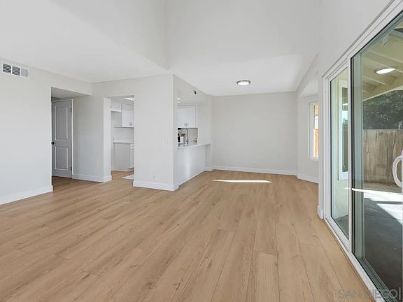 4th image of 2066 Manzana Way