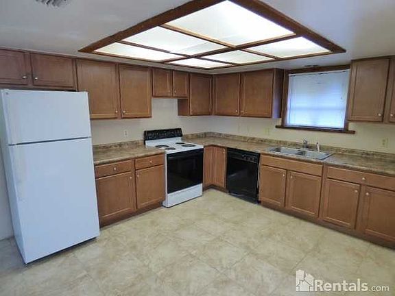 4th image of 2241 Doer Ln
