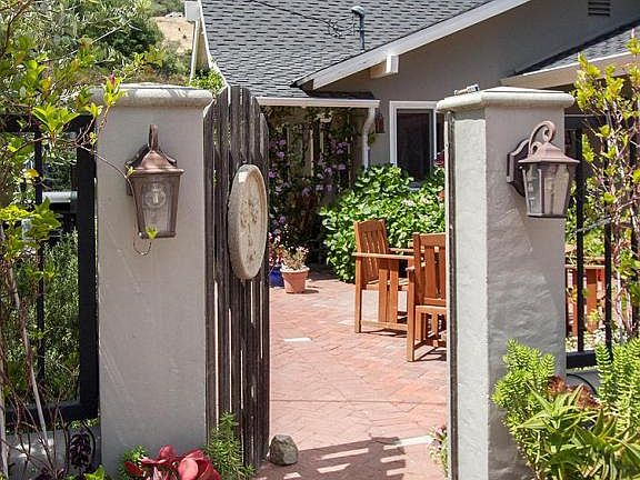 4th image of 3939 Starland Dr