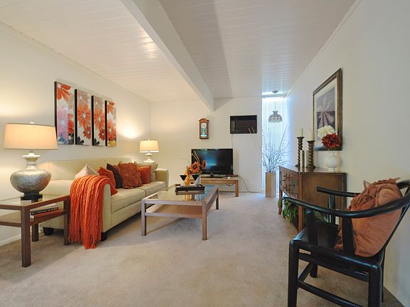 5th image of 659 Joanne Dr