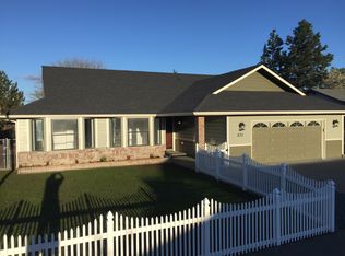 833 Delsie Dr, Grants Pass, OR