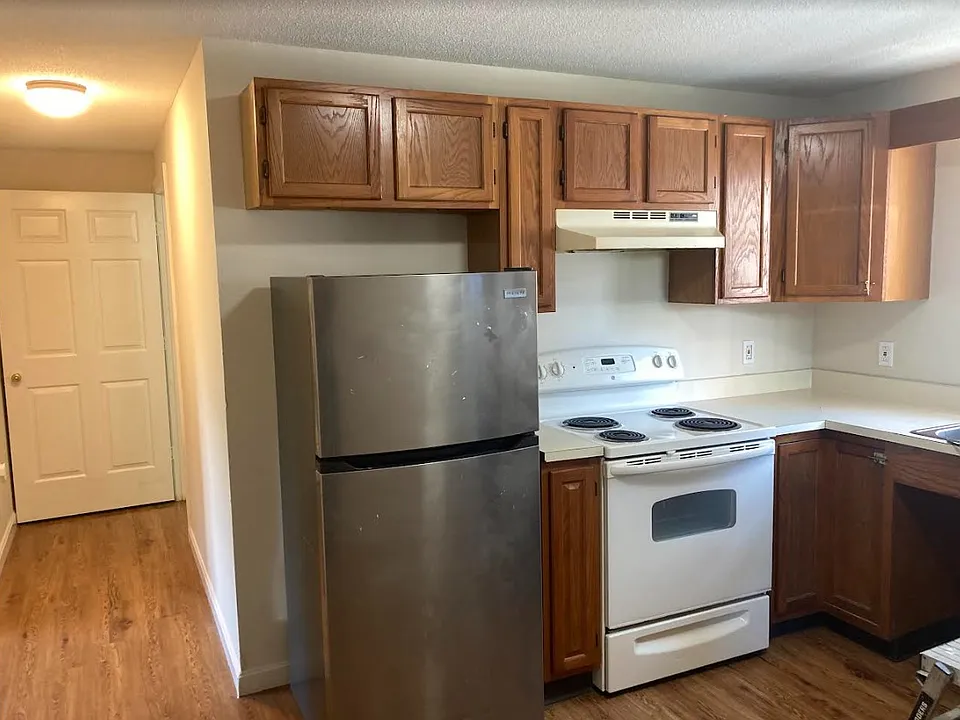 23 Mansfield Pl #B