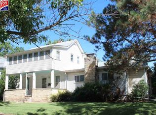 904 Laramie St, Manhattan, KS 66502