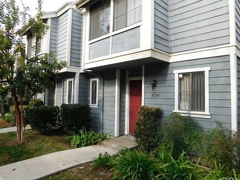 8739 Pinecrest Pl — Photo 2
