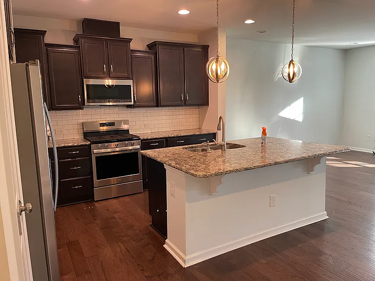 1403 Southpoint Trl — Photo 4