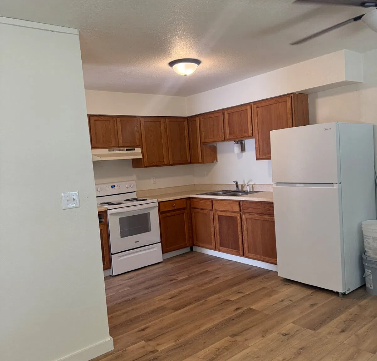 1 bed, 1.0 bath, 600 sqft, $695 — Photo 1