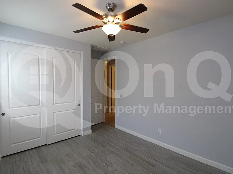 7562 W Tierra Buena Ln — Photo 12