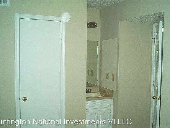 3rd image of 124 Bowen St APT A