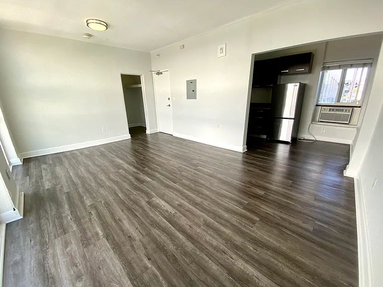 Bronson Lofts — Photo 12