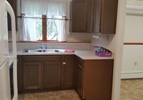 3rd image of 218 Avenue F #B