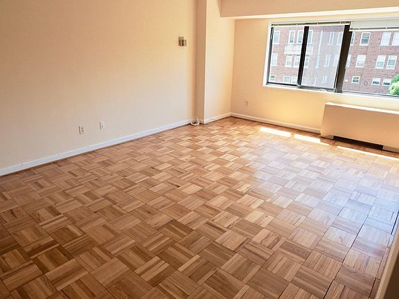 Sunny south facing living room