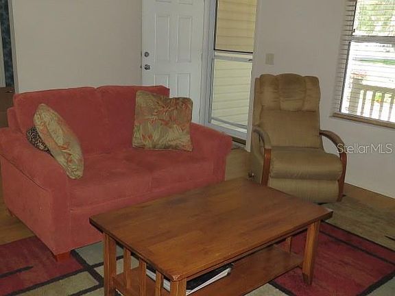 3rd image of 1208 Laurel Oak Ln