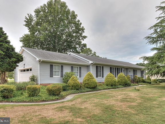 2nd image of 31329 Edgewood Dr