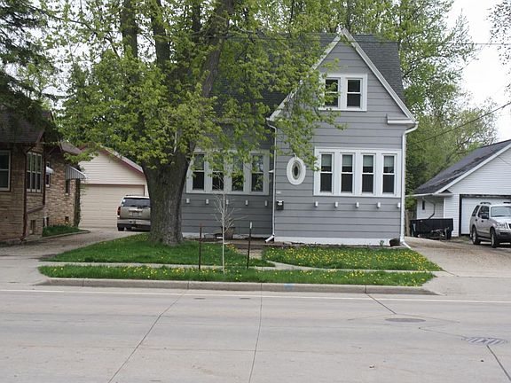 3rd image of 519 E Irving Ave