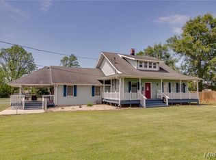 944 Albers Ln, Bethalto, IL 62010